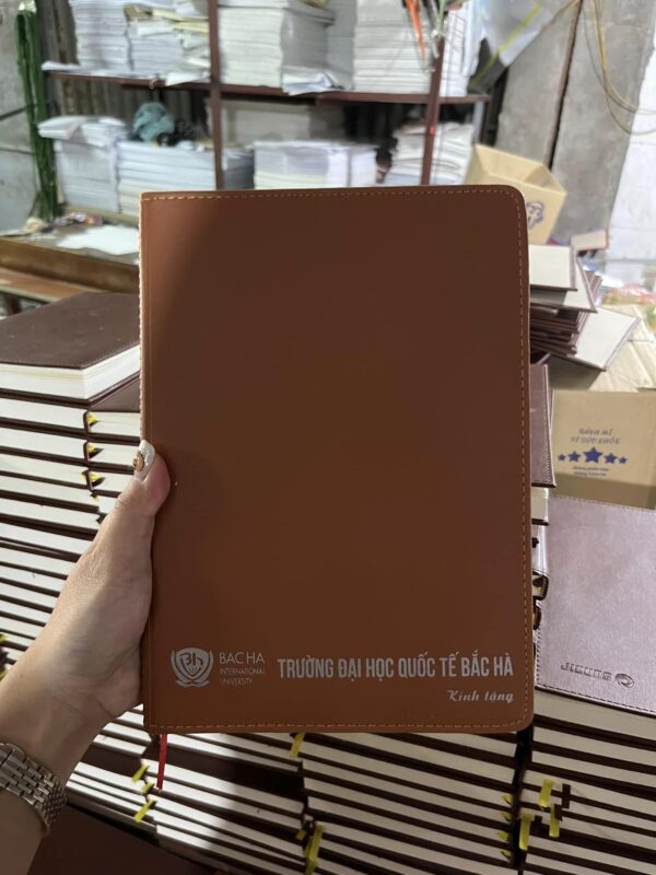 Sổ bìa da in theo yêu cầu