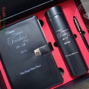 Bộ quà tặng cao cấp bao gồm sổ da, bình giữ nhiệt, bút