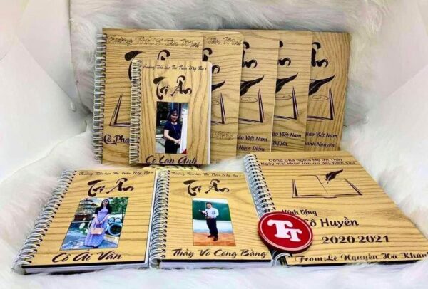 Sổ bìa gỗ khắc theo yêu cầu